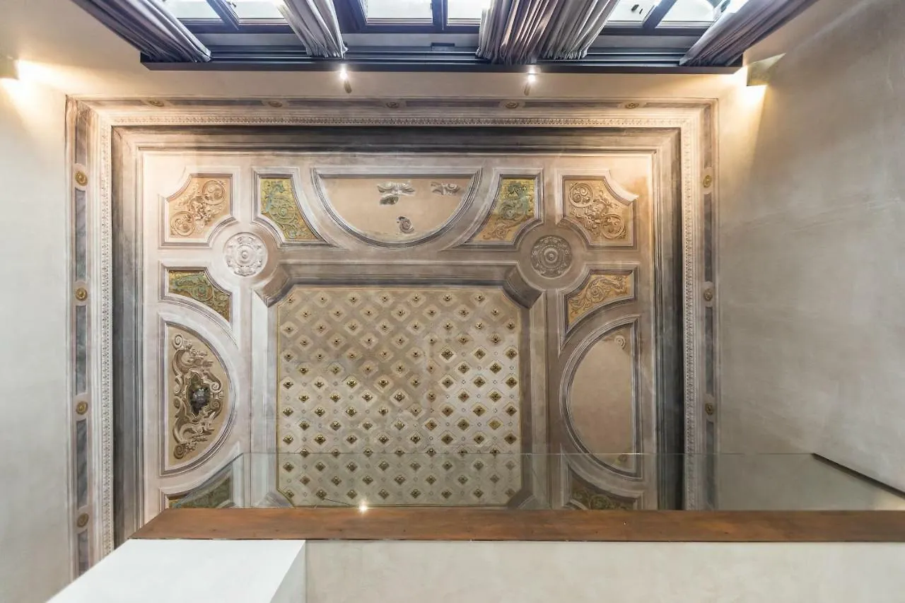 Exquisite Pied-A-Terre With Balcony Apartment Venice